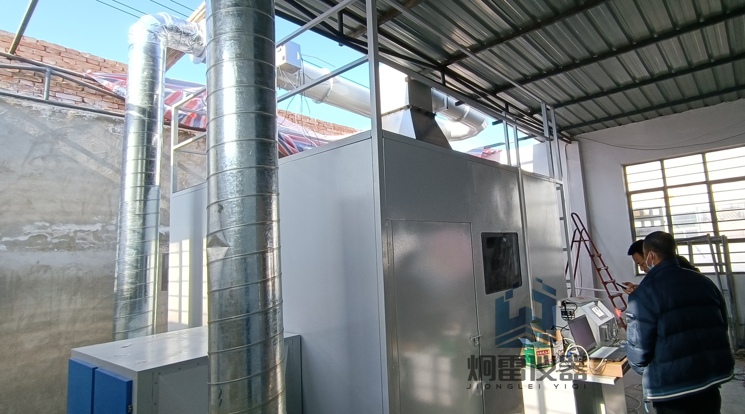 正在安装中的JL-DT-1型建筑材料单体燃烧试验机 正在安装中的JL-DT-1型建筑材料单体燃烧试验机